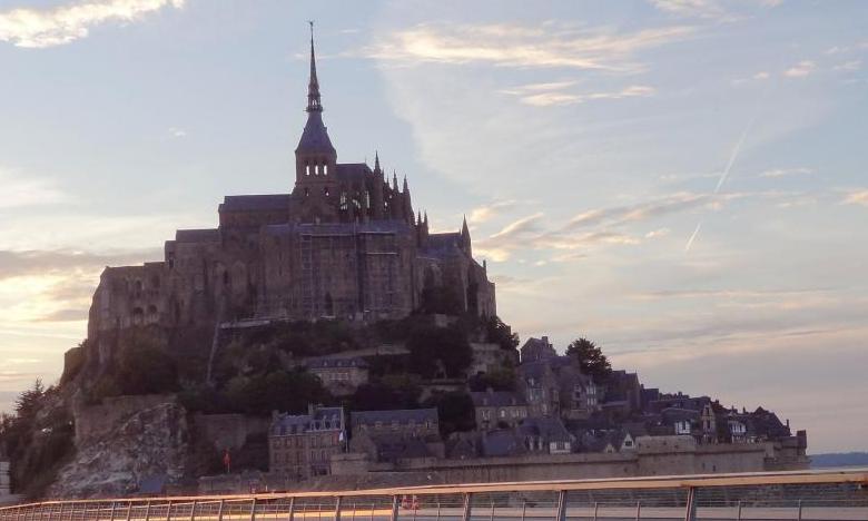 Lávka k Mont St Michel